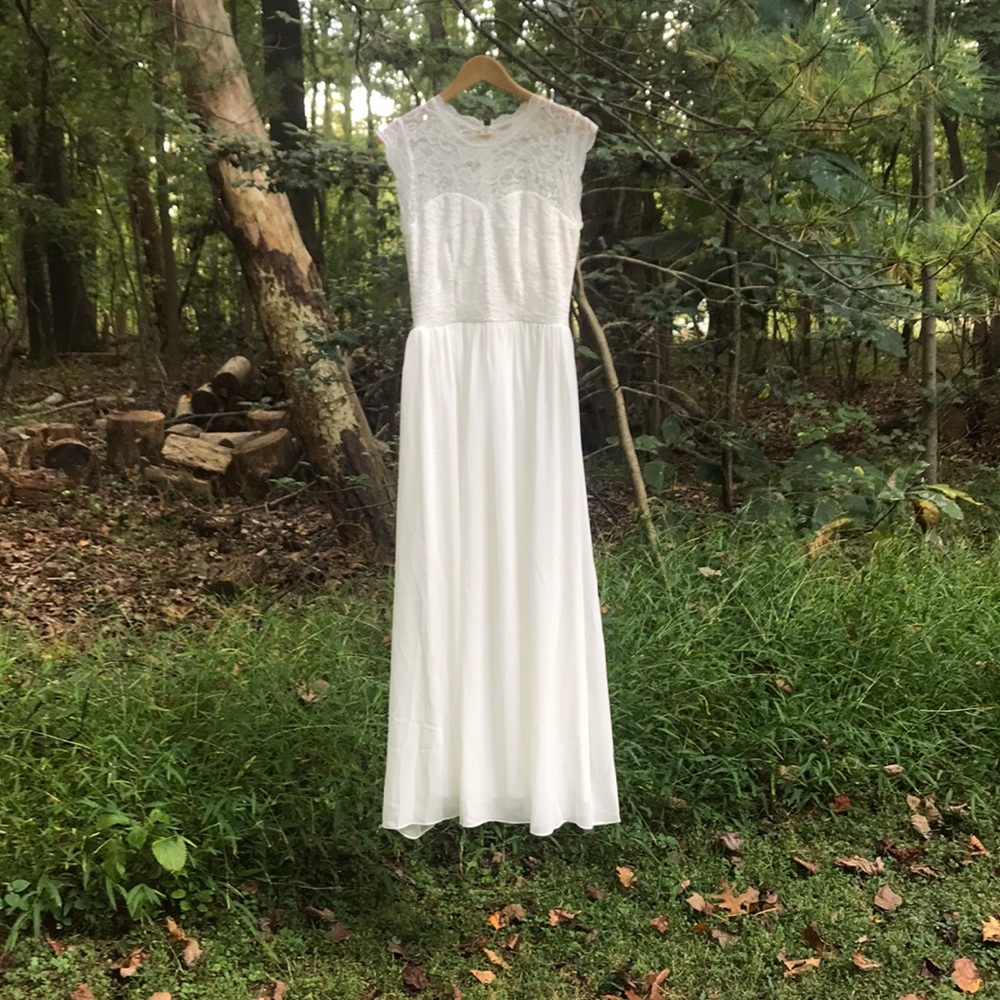 Im selling a Mua Dress